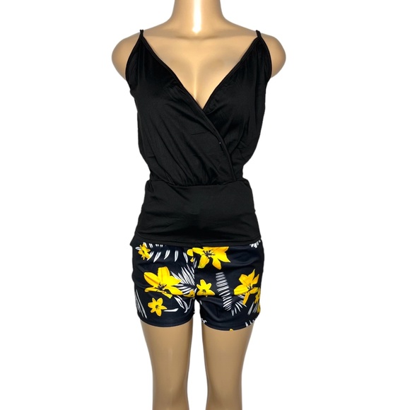 NWT 2 Pieces Black and Yellow Women Set Size L Stretchy Short with belt Wrap Top - Picture 2 of 7